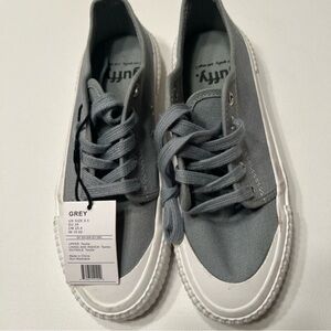 New Without Box Guffy's‎ Women's Gray Sneaker Size 8.5 🔥🔥